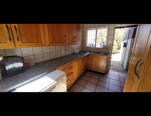 3 BEDROOM HOUSE FOR SALE IN BRACKENHURST
